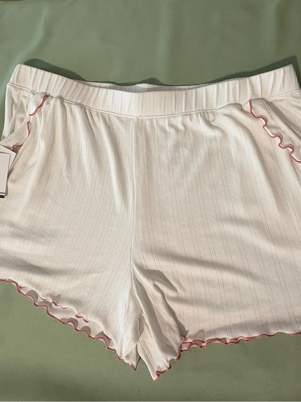 Feminine flirty two piece short pajama set ROUDELAIN creme pink XL NWT - Picture 3 of 3